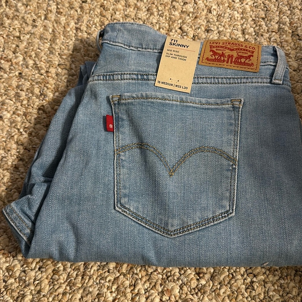 Levi’s jeans 711 skinny 33x30 NWT